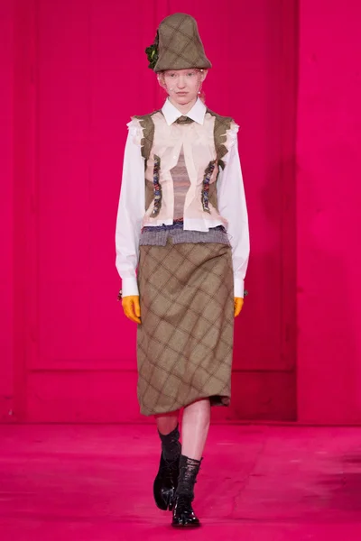 Look 11